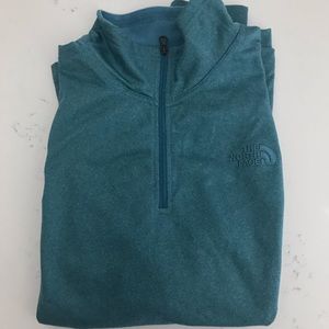 Women’s north face pullover size small